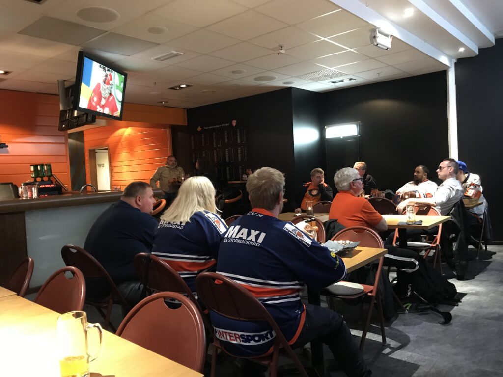 Resor, budget och rekreationshockey på årets höstmöte